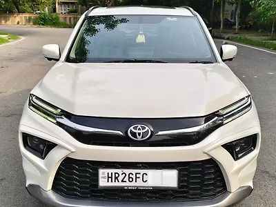 2023 Toyota Urban Cruiser Hyryder V AWD NeoDrive [2023-2025] 1
