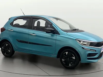 2025 Tata Tiago XT Petrol Automatic 1