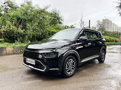 2023 Kia Carens Luxury Plus 1.4 Petrol 7 STR 1 2023 Kia Carens Luxury Plus 1.4 Petrol 7 STR 1