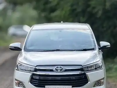 2017 टोयोटा इनोवा क्रिस्टा 2.4 V डीज़ल 1