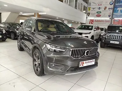 2018 Volvo XC40 D4 R-Design