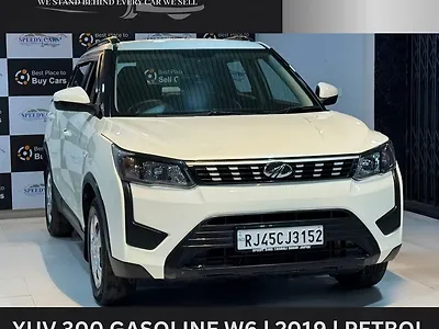 2019 Mahindra XUV300 W6 1.2 Petrol 1