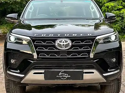 2024 टोयोटा फ़ॉर्च्यूनर 4x2 2WD Petrol 2.7L Automatic 1
