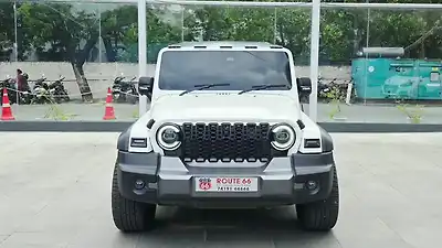 2025 महिंद्रा थार रॉक्स AX7 L 4WD Diesel 2.2L Turbo Automatic 1