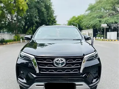 2025 Toyota Fortuner 4x2 2WD Petrol 2.7L Automatic 1