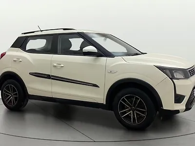 2022 Mahindra XUV300 W6 1.5 Diesel AMT [2020] 1