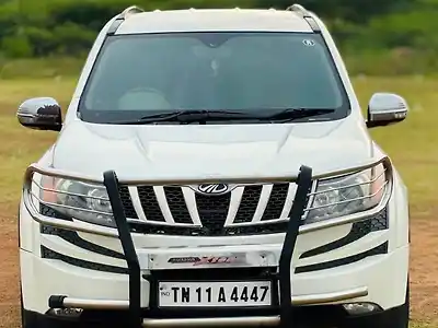 2012 महिंद्रा XUV500 w8 1