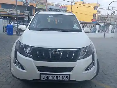2017 महिंद्रा XUV500 w10 1 2017 महिंद्रा XUV500 w10 1