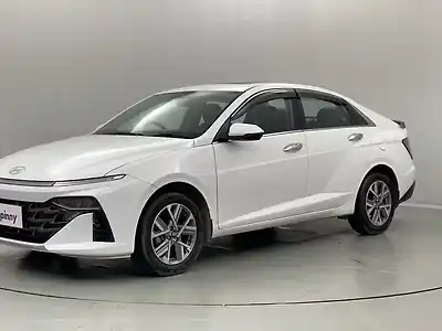 2025 हुंडई वरना SX Petrol 1.5L Manual 1
