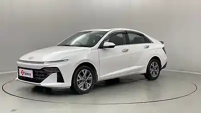 2025 हुंडई वरना SX Petrol 1.5L Manual 1 2025 हुंडई वरना SX Petrol 1.5L Manual 1