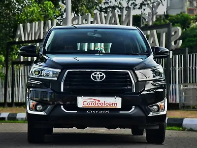2024 Toyota Innova Crysta VX Diesel Manual 8 STR 1