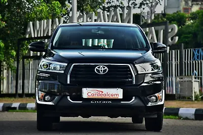 2024 Toyota Innova Crysta VX Diesel Manual 8 STR 1 2024 Toyota Innova Crysta VX Diesel Manual 8 STR 1