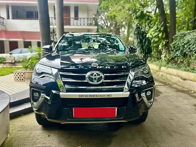 2019 Toyota Fortuner 2.8 4x4 MT [2016-2020] 1