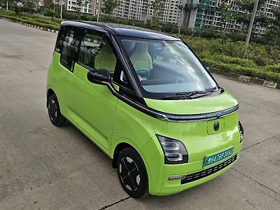 2023 MG Comet EV Plush 1