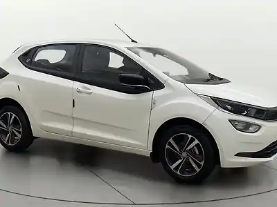 2024 टाटा अल्ट्रोज़ XZA पेट्रोल 1