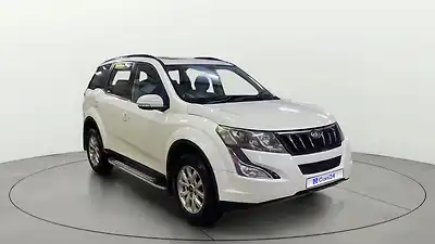 2017 महिंद्रा XUV500 w10 1.99 1