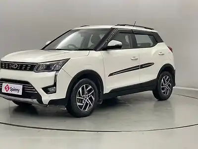 2022 महिंद्रा XUV300 w8 (o) 1.2 पेट्रोल 1