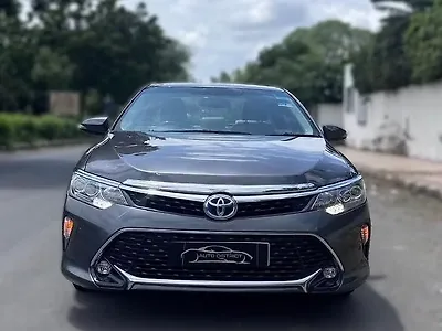 2018 Toyota Camry Hybrid 1