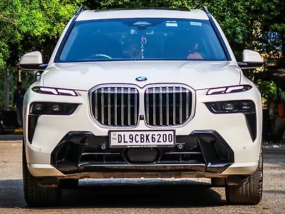 2025 BMW X7 xDrive40i M Sport 1