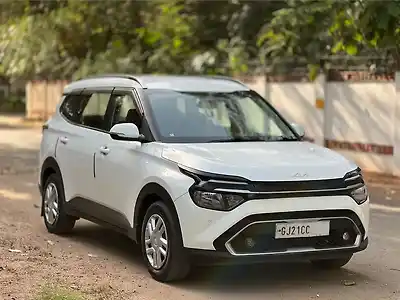2022 किआ कारेन्स प्रेस्टीज 1.5 डीज़ल एमटी 7-सीटर 1 2022 किआ कारेन्स प्रेस्टीज 1.5 डीज़ल एमटी 7-सीटर 1