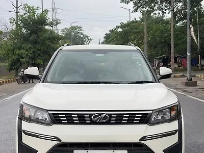 2022 Mahindra XUV300 W6 1.5 Diesel [2020] 1