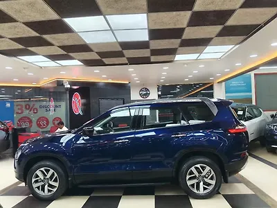 2023 Tata Safari Old Generation XZA Plus (O) 6 S