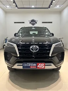2025 Toyota Fortuner 4x2 2WD Diesel 2.8L Turbo Automatic 1 2025 Toyota Fortuner 4x2 2WD Diesel 2.8L Turbo Automatic 1