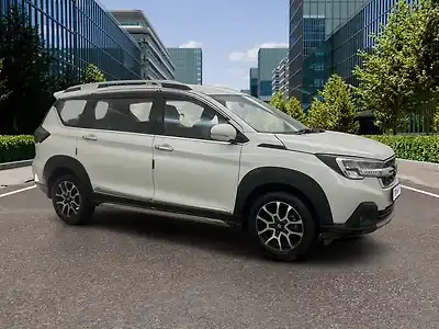 2023 मारुति सुज़ुकी XL6 Zeta Petrol Automatic Smart Hybrid 1