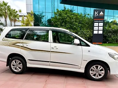 2015 Toyota Innova 2.5 G BS IV 8 STR