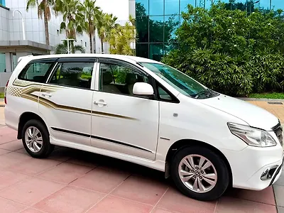 2015 Toyota Innova 2.5 G BS IV 8 STR