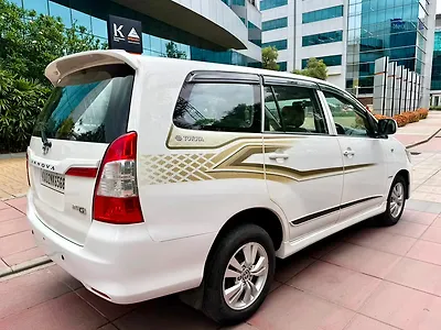 2015 Toyota Innova 2.5 G BS IV 8 STR