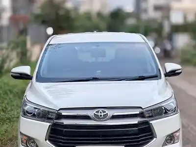 2017 टोयोटा इनोवा क्रिस्टा 2.4 V डीज़ल 1