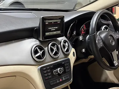 2015 Mercedes-Benz GLA 200 Sport