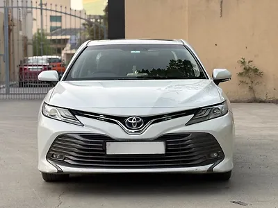 2020 Toyota Camry Hybrid 1