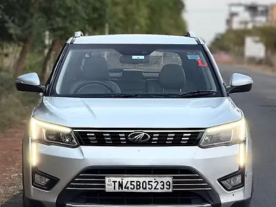 2019 Mahindra XUV300 W8 1.2 Petrol 1