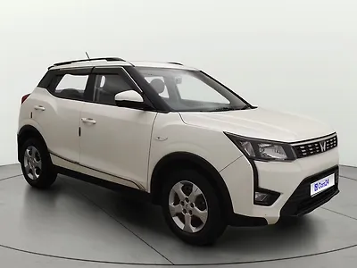 2023 Mahindra XUV300 W6 1.2 Petrol AMT [2021] 1