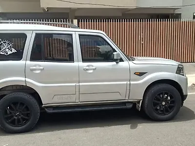 2017 Mahindra Scorpio S4 Plus