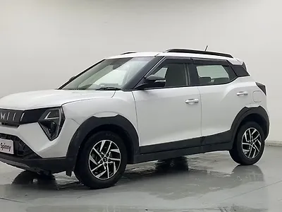2024 Mahindra XUV 3XO AX5 Petrol 1.2L Turbo Manual 1