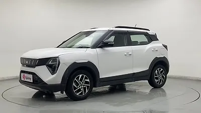 2024 Mahindra XUV 3XO AX5 Petrol 1.2L Turbo Manual 1 2024 Mahindra XUV 3XO AX5 Petrol 1.2L Turbo Manual 1