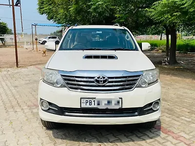 2015 Toyota Fortuner 4x2 AT 1