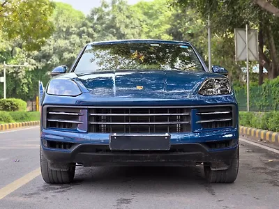 2025 Porsche Cayenne Base 1
