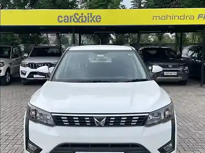 2024 महिंद्रा XUV300 w6 1.2 पेट्रोल एएमटी 1