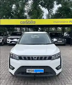 2024 महिंद्रा XUV300 w6 1.2 पेट्रोल एएमटी 1 2024 महिंद्रा XUV300 w6 1.2 पेट्रोल एएमटी 1