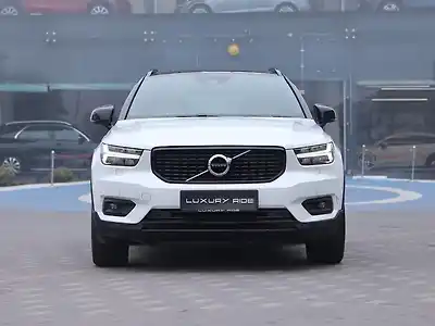 2020 वॉल्वो xc40 t4 r- डिज़ाइन 1