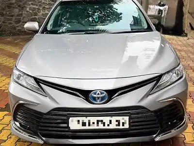 2023 टोयोटा कैमरी हाइब्रिड 1