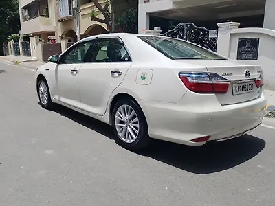 2016 Toyota Camry Hybrid