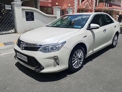 2016 Toyota Camry Hybrid