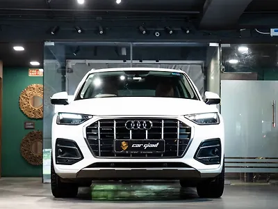 2022 Audi Q5 Technology 45 TFSI [2021-2024] 1