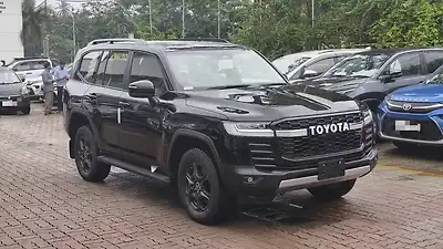 2026 टोयोटा लैंड क्रूज़र GR-S Diesel 3.3L Turbo Automatic 1