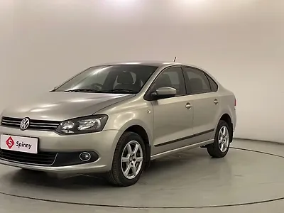 2014 Volkswagen Vento Highline Petrol 1